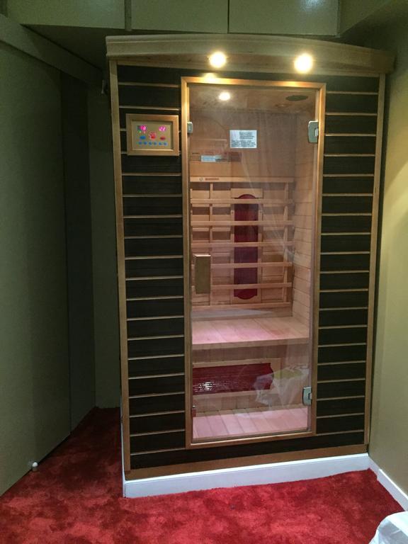 Le Love Spa Лион Екстериор снимка