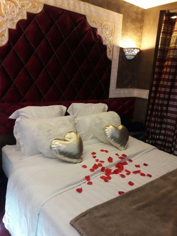Le Love Spa Лион Екстериор снимка