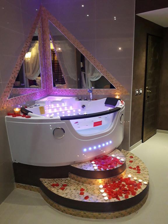 Le Love Spa Лион Екстериор снимка