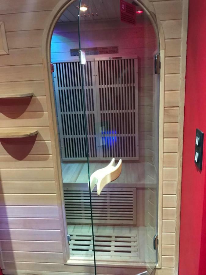 Le Love Spa Лион Екстериор снимка